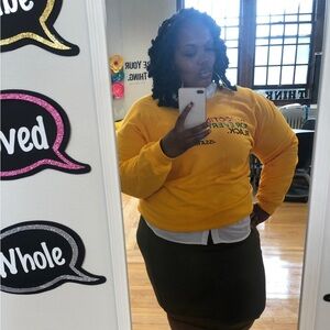 I’m rooting or everybody black crewneck